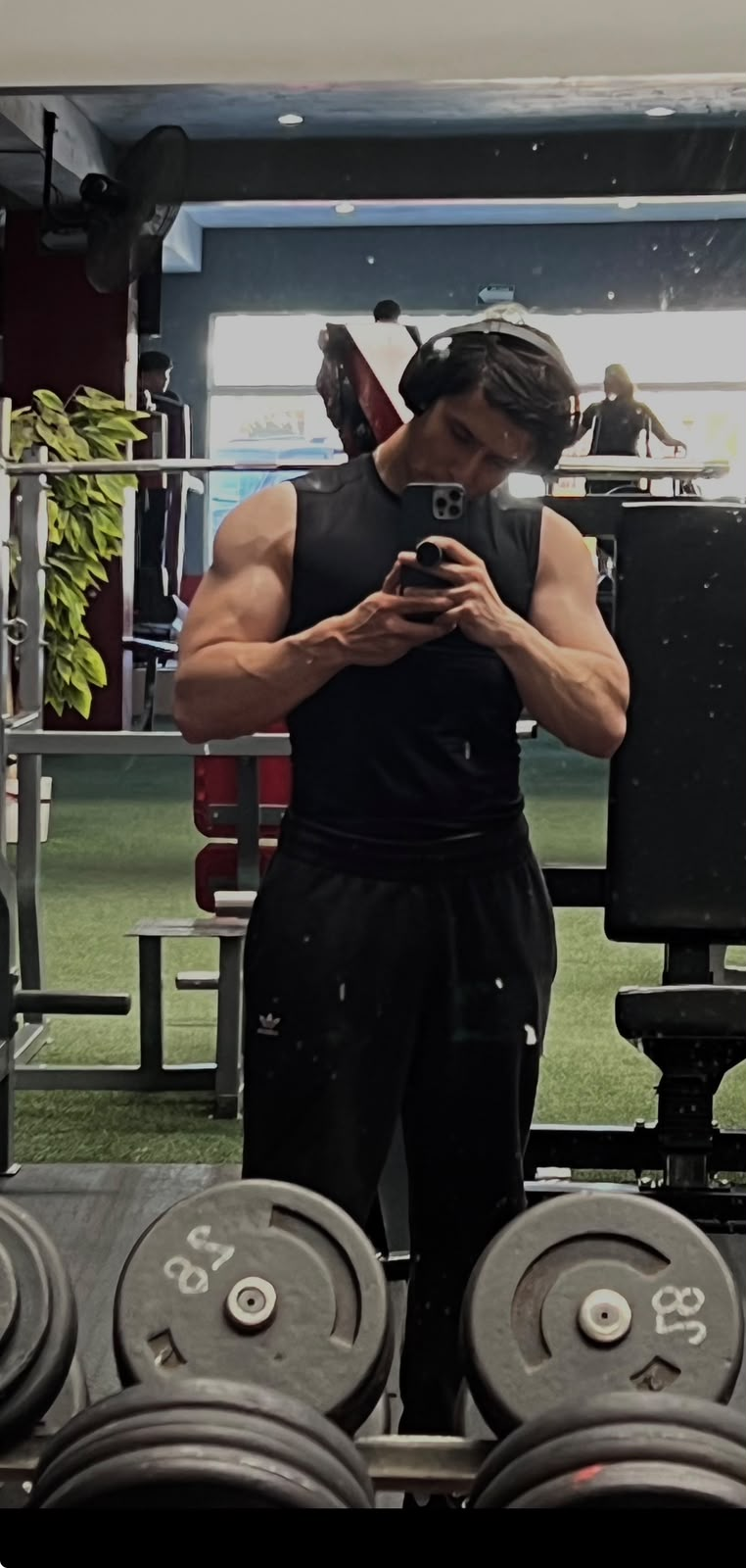Retrato actual en el gimnasio, años después de lograr constancia